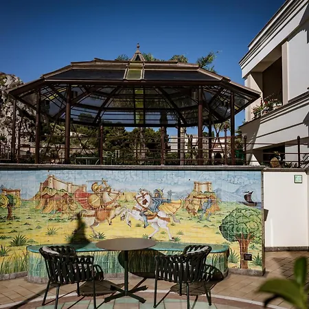 Dei Melograni Boutique צ'פאלו